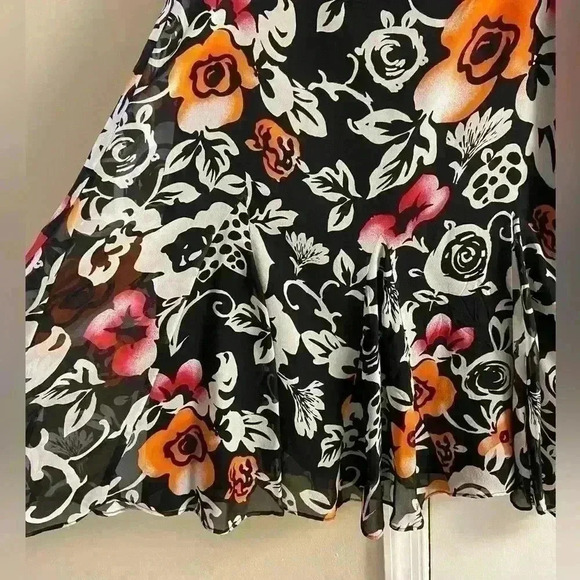 Chico’s skirt 100% silk floral midi length fully lined. Medium - Picture 5 of 7